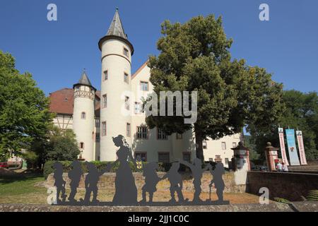 Burg erbaut ca. 1340 und Schneewittchen in Lohr am Main, Bayern, Deutschland Stockfoto