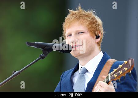 Aktenfoto vom 05/06/22 von Ed Sheeran, der Jamal Edwards' Vision in einem neuen Musikvideo mit dem amerikanischen Rapper Russ zum Leben erweckt hat. Stockfoto