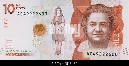 Ein kolumbianisches Geld, zehntausend Pesos auf weißem Hintergrund. Geschäftskonzept Stockfoto