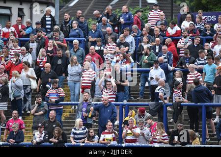 Leeds, England - 21.. Juli 2022 - Fans von Wigan Warriors. Rugby League Betfred Super League Leeds Rhinos gegen Wigan Warriors im Headingley Stadium, Leeds, Großbritannien Stockfoto