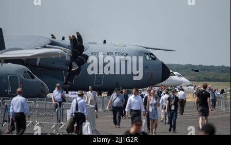 Farnborough International Airshow, 18. Juli 2022, Hampshire, England, Großbritannien. Royal Air Force Atlas C1 Airbus Military A400M in statischer Darstellung auf der Trade Airshow. Stockfoto