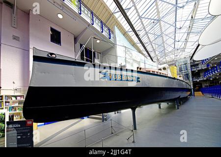 Das weltweit erste von Charles Parsons in seiner Wallsend-Werft von Brown und Hood gebaute Dampfturbinenschiff, das im Discovery Museu ausgestellt wurde Stockfoto