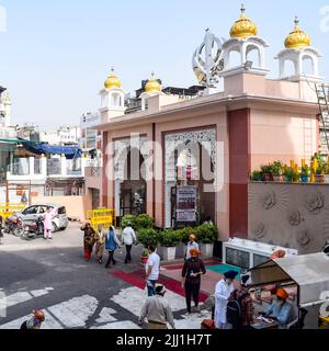 Old Delhi, India, 15. April 2022 - Gurudwara SIS Ganj Sahib ist einer der neun historischen Gurdwaras in Old Delhi in Indien, Sheesh Ganj Gurudwara in CH Stockfoto