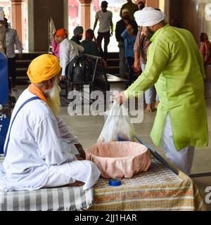 Old Delhi, India, 15. April 2022 - Gurudwara SIS Ganj Sahib ist einer der neun historischen Gurdwaras in Old Delhi in Indien, Sheesh Ganj Gurudwara in CH Stockfoto