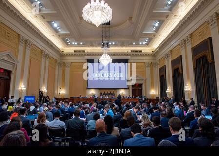 Der Hörsaal ist am achten Tag des Auswahlkomitees des US-Repräsentantenhauses voll, um den Angriff vom 6.. Januar auf die Anhörung des US-Kapitols auf dem Capitol Hill in Washington, DC am 21. Juli 2022 zu untersuchen. Kredit: Rod Lampey / CNP/Sipa USA Stockfoto