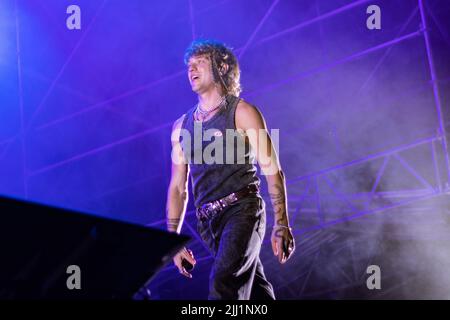 Parco della Pace, Servigliano, Italien, 21. Juli 2022, Irama auf der Bühne während Irama Live 2022 - Italienische Sängerin Musikkonzert Stockfoto