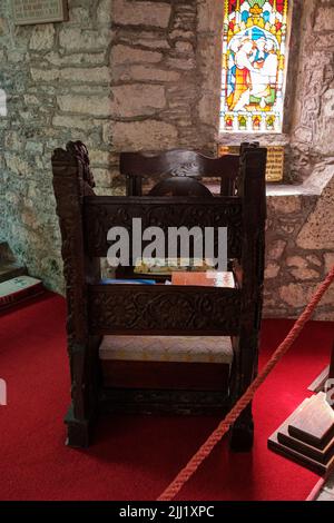 Innenraum der St. Wynwallow-Kirche (St. Winwalaus). Die Kirche, die südlichste Englands, stammt aus dem 12.. Jahrhundert und ist unter Denkmalschutz 1. Stockfoto