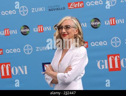 Giffoni Valle Piana, Italien. 21.. Juli 2022. Lunetta Savino beim Giffoni Film Festival in Giffoni Valle Piana. (Foto von Giovanni Lemba/Pacific Press) Quelle: Pacific Press Media Production Corp./Alamy Live News Stockfoto