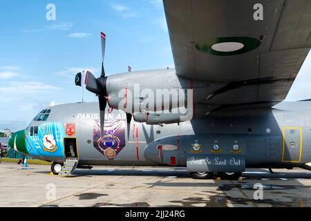 RAF Fairford, Gloucestershire, Großbritannien - Juli 20 2019: Eine in Chakala ansässige 6 Squadron 'Antilopen' Pakistan Air Force, Lockheed C-130B Hercules Stockfoto