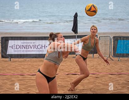 Portobello, Edinburgh, Schottland. Juli 2022. 22.. Juli 2022. Scotland Grand Slam Series, Qualifikationsturnier Für Frauen. UKBT 3 Star Event. Das Turnier für weibliche und männliche Teams findet am Samstag und Sonntag statt, wenn die Wettervorhersage Duschen voraussetzt. Quelle: Arch White/alamy Live News. Stockfoto