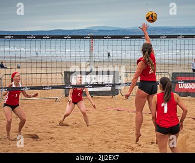 Portobello, Edinburgh, Schottland. Juli 2022. 22.. Juli 2022. Scotland Grand Slam Series, Qualifikationsturnier Für Frauen. UKBT 3 Star Event. Das Turnier für weibliche und männliche Teams findet am Samstag und Sonntag statt, wenn die Wettervorhersage Duschen voraussetzt. Quelle: Arch White/alamy Live News. Stockfoto