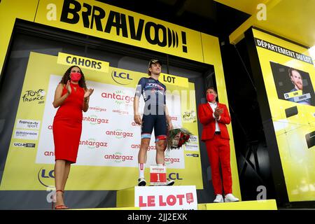 US Quinn Simmons von Trek-Segafredo feiert am Freitag, den 22. Juli 2022, nach der 19. Etappe des Radrennens der Tour de France in Castelnaus-Magnoac - Cahors (189km), Frankreich, auf dem Podium. Die diesjährige Tour de France findet vom 01. Bis 24. Juli 2022 statt. BELGA FOTO DAVID PINTENS - UK OUT Stockfoto