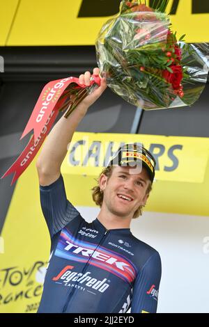 US Quinn Simmons von Trek-Segafredo feiert am Freitag, den 22. Juli 2022, nach der 19. Etappe des Radrennens der Tour de France in Castelnaus-Magnoac - Cahors (189km), Frankreich, auf dem Podium. Die diesjährige Tour de France findet vom 01. Bis 24. Juli 2022 statt. BELGA FOTO DAVID STOCKMAN - UK OUT Stockfoto