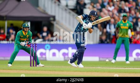 Emirates Old Trafford, Manchester, Großbritannien. 22.. Juli 2022. One Day international Cricket, England versus Südafrika; Sam Curran of England Kredit: Action Plus Sports/Alamy Live News Stockfoto