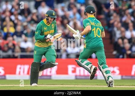 Manchester, Großbritannien. 22.. Juli 2022. Heinrich Klaasen aus Südafrika macht einen Run Credit: News Images LTD/Alamy Live News Stockfoto