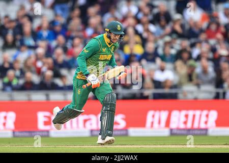 Manchester, Großbritannien. 22.. Juli 2022. Heinrich Klaasen aus Südafrika macht einen Run Credit: News Images LTD/Alamy Live News Stockfoto