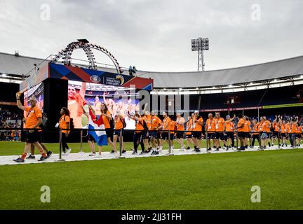 Rotterdam, Niederlande. 22.. Juli 2022. 2022-07-22 20:13:49 ROTTERDAM - Niederländische Athleten während der Eröffnung der World Police & Fire Games, die internationalen Spiele für Feuerwehr, Polizei, Zoll und Gefängnispersonal. ANP SEM VAN DER WAL netherlands Out - belgium Out Credit: ANP/Alamy Live News Stockfoto
