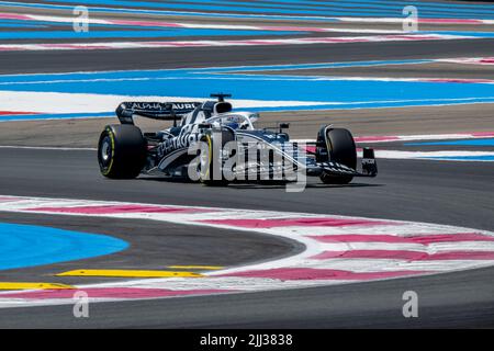 Le Castellet, Frankreich, 22.. Juli 2022, Pierre Gasly aus Frankreich tritt für die Scuderia AlphaTauri an. Training, Runde 12 der Formel-1-Meisterschaft 2022. Kredit: Michael Potts/Alamy Live Nachrichten Stockfoto