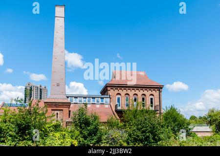 The Engine House mit dem Larder Cafe im Walthamstow Wetlands, London Stockfoto