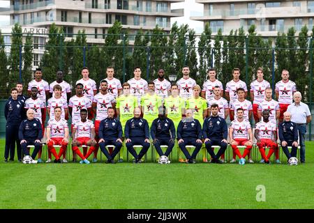 Essevees Spieler stehen in der hinteren Reihe von links nach rechts: Novatus Miroshi, Modou Tambedou, Oleksandr Drambaiev, Timothy Derijck, Bent Sormo, Abdulaye Sissako, Borja López, Nicolas Rommens, David Hubert, Lennert Hallaert, Laurens De Bock, mittlere Reihe von links nach rechts: Physiotherapeut Simon Cottens, Trainer Jarno De Vleeschauwer, Alieu Fadera, Lukas Willen, Youssuf Sylla, ZinhoGano, Sef Van Damme, Louis Bostyn, Sammy Bossut, Martijn Beernaert, Stan Braem, Jelle Vossen, Wout De Buyser, Vordere Reihe von links nach rechts: Materialmann Jean-Marie Moerman, Vigen Christensen Lasse, Mamadou Sangaré, vid Stockfoto