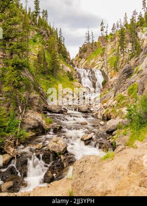 Bedeckter Blick auf die Mystic Falls in Wyoming Stockfoto