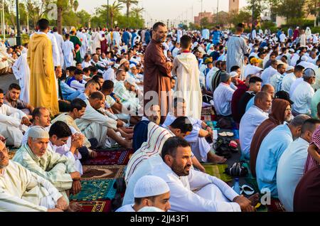 Marrakesch, Marokko - 10. Juli 2022: Das Gebet der Hilfe Al Adha 2022 in Marrakesch, Marokko Stockfoto