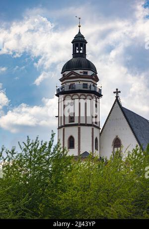 Leipzig, Deutschland - 25. Juni 2022: Die Thomaskirche oder auf deutsch die Thomaskirche. Der Komponist Johann Sebastian Bach arbeitete hier als Kapellmeister Stockfoto