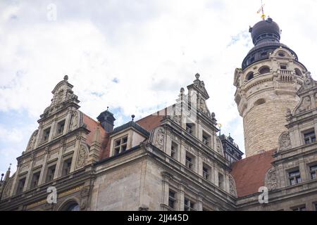 Leipzig, Deutschland - 25. Juni 2022: Das neue Leipziger Rathaus, Sitz des Oberbürgermeisters. Wahrzeichen erbaut 1905 aus Muschelkalk mit dem Turmvisibl Stockfoto