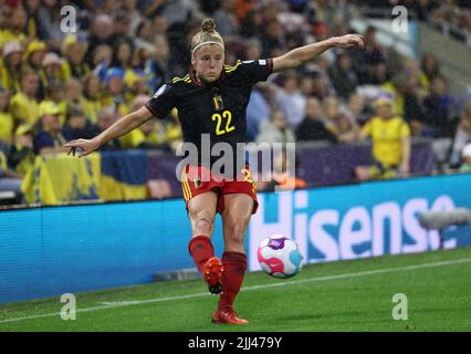 Leigh, Großbritannien. 22.. Juli 2022. Leigh, England, 22.. Juli 2022. Laura Deloose aus Belgien während des Spiels der UEFA Women's European Championship 2022 im Leigh Sports Village, Leigh. Bildnachweis sollte lauten: Darren Staples / Sportimage Credit: Sportimage/Alamy Live News Stockfoto