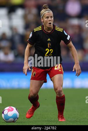 Leigh, Großbritannien. 22.. Juli 2022. Leigh, England, 22.. Juli 2022. Laura Deloose aus Belgien während des Spiels der UEFA Women's European Championship 2022 im Leigh Sports Village, Leigh. Bildnachweis sollte lauten: Darren Staples / Sportimage Credit: Sportimage/Alamy Live News Stockfoto