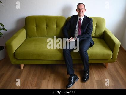 Mainz, Deutschland. 18.. Juli 2022. Volker Wissing (FDP), Bundesverkehrsminister, nimmt an einem redaktionellen Interview mit der Deutschen Presseagentur dpa Teil. Kredit: Arne Dedert/dpa/Alamy Live Nachrichten Stockfoto