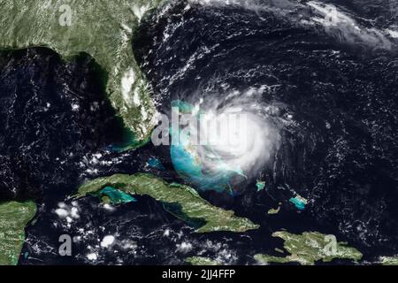 Hurrikan Andrew, ein zerstörerischer Sturm der Kategorie 5, mit seiner Höchstintensität am 23. August 1992, bevor er in der Nähe von Homestead, Florida, landet. (USA) Stockfoto
