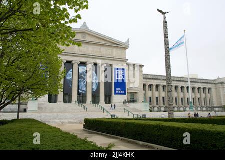 CHICAGO, ILLINOIS, VEREINIGTE STAATEN - 12. Mai 2018: Das Field Museum auf dem Museum Campus in Chicago ist eine wichtige Touristenattraktion Stockfoto