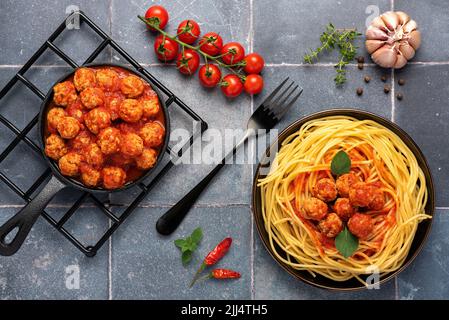 Food-Fotografie von Fleischbällchen, Spaghetti, Pasta, Gabel Stockfoto