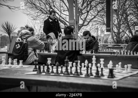 Schach am Southbank der Themse Stockfoto