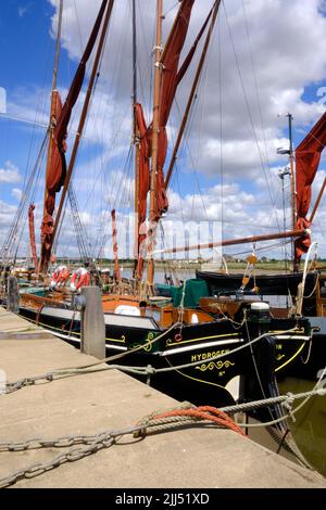 Blick auf die Thames Barges, die am Hythe Quay Maldon festgemacht sind Stockfoto