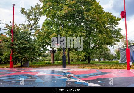 15. September 2021, Moskau, Russland. Basketballplatz im Gorki Park in Moskau. Stockfoto