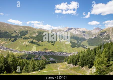 Livigno aus der Ferne, SO, Valtellina, Italien Stockfoto