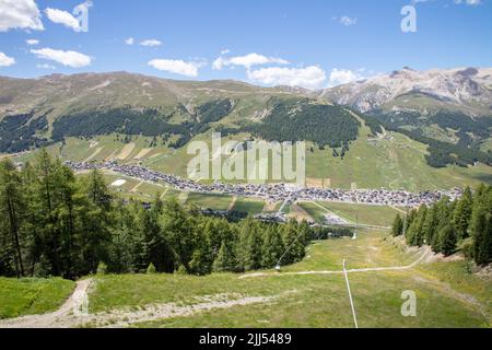 Livigno aus der Ferne, SO, Valtellina, Italien Stockfoto