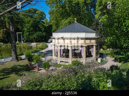 Das barocke Residenzschloss Ludwigsburg aus dem 18.. Jahrhundert, inspiriert vom Schloss Versailles. Alte Gebäude im Ludwigsburger Schlossgarten. Baden-Wuerttemb Stockfoto