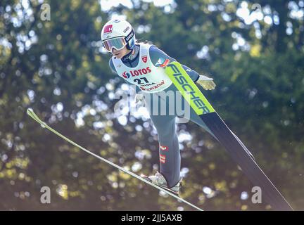 Wisla, Polen. 23.. Juli 2022. Chiara Kreuzer beim Einzelwettbewerb des FIS Skisprung Sommer Grand Prixp in Wisla. Kredit: SOPA Images Limited/Alamy Live Nachrichten Stockfoto