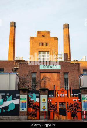 Dublin, Irland, Dezember 2018. Die Baustelle der Destillerie Roe & Co im Guinness-Komplex in der St. James's Street. Das neue Diageo-Projekt wird 2019 eröffnet. Stockfoto