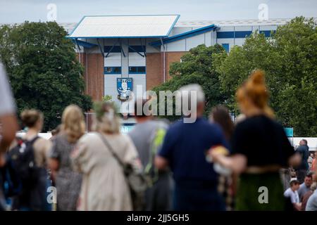Sheffield, Großbritannien. 23.. Juli 2022. Ein Blick auf das Sheffield Wednesday Wappen vom Tramlines Festival in Sheffield, Großbritannien am 7/23/2022. (Foto von Ben Early/News Images/Sipa USA) Quelle: SIPA USA/Alamy Live News Stockfoto