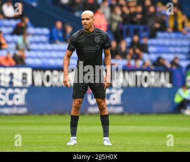 Bolton, Großbritannien. 23.. Juli 2022. Jon Russell #5 von Huddersfield Town während des Spiels in, am 7/23/2022. (Foto von Craig Thomas/News Images/Sipa USA) Quelle: SIPA USA/Alamy Live News Quelle: SIPA USA/Alamy Live News Stockfoto