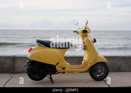 Gelbe Vespa Stockfoto