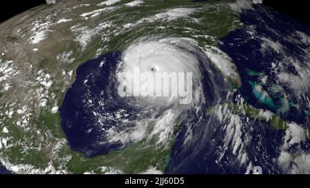 Hurrikan Katrina, ein verheerender Sturm der Kategorie 5, im Golf von Mexiko am 28. August 2005, kurz bevor er am frühen Morgen des 29. August in der Gegend von New Orleans, Louisiana, landeinstürze. (USA) Stockfoto