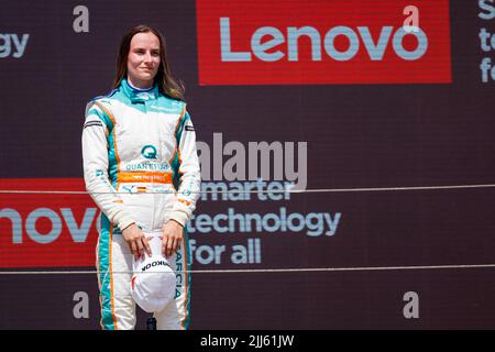 GARCIA Belen (Spa), Quantfury W Series Team, Tatuus-Toyota FT-60, Portrait, Podium während der 5. Runde der 2022 W Series, vom 22. Bis 24. Juli 2022 auf dem Circuit Paul Ricard, in Le Castellet, Frankreich - Foto Julien Delfosse / DPPI Stockfoto