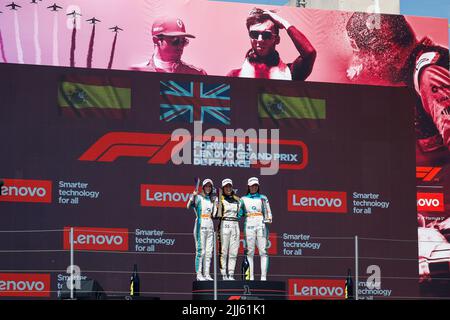 55 CHADWICK Jamie (gbr), Jenner Racing, Tatuus-Toyota FT-60, GARCIA Belen (SPA), MARTI Nerea (SPA), Quantfury W Series Team, Tatuus-Toyota FT-60, Portrait, Podium während der 5. Runde der 2022 W Serie, vom 22. Bis 24. Juli 2022 auf dem Circuit Paul Ricard, in Le Castellet, Frankreich - Foto Julien Delfosse / DPPI Stockfoto