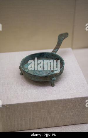 Alte chinesische kulturelle Relikte der Han-Dynastie im Museum, Bronzewaren Stockfoto
