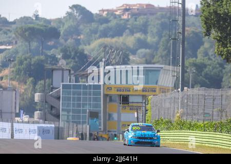 100 MULLER Yvan (FRA), Cyan Racing Lynk & Co, Lynk & Co 03 TCR, Aktion während des WTCR - Race of Italy 2022, 6. Runde des FIA World Touring Car Cup 2022, auf dem Autodromo Vallelunga Piero Taruffi vom 22. Bis 24. Juli in Campagnano di Roma, Italien - Foto Grégory Lenormand / DPPI Stockfoto